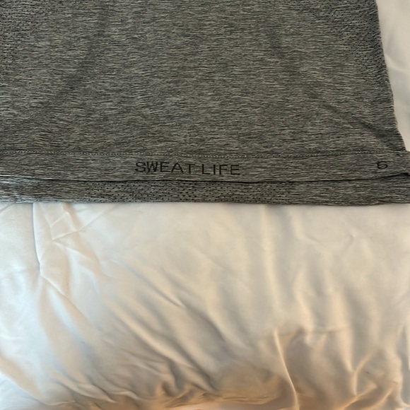 Lululemon swiftly tech short sleeve shirt hip length - Picture 4 of 6